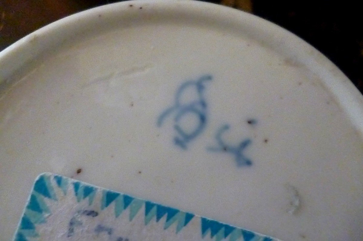 Louis XV Chantilly Pate Porcelain Cup-photo-2
