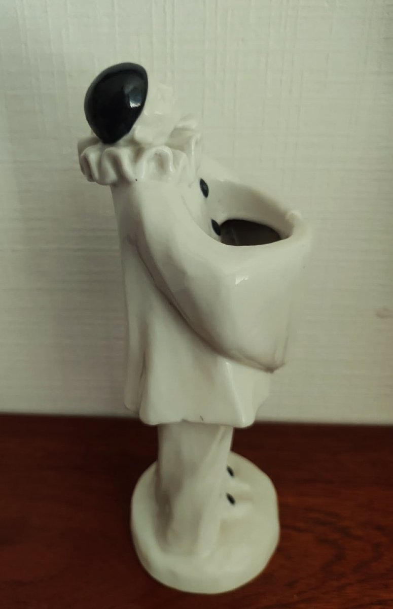 Edouard Marcel Sandoz (1881–1971), Pierrot Carrying A Bouquet, Porcelaine De Paris. Limoges, Haviland-photo-1