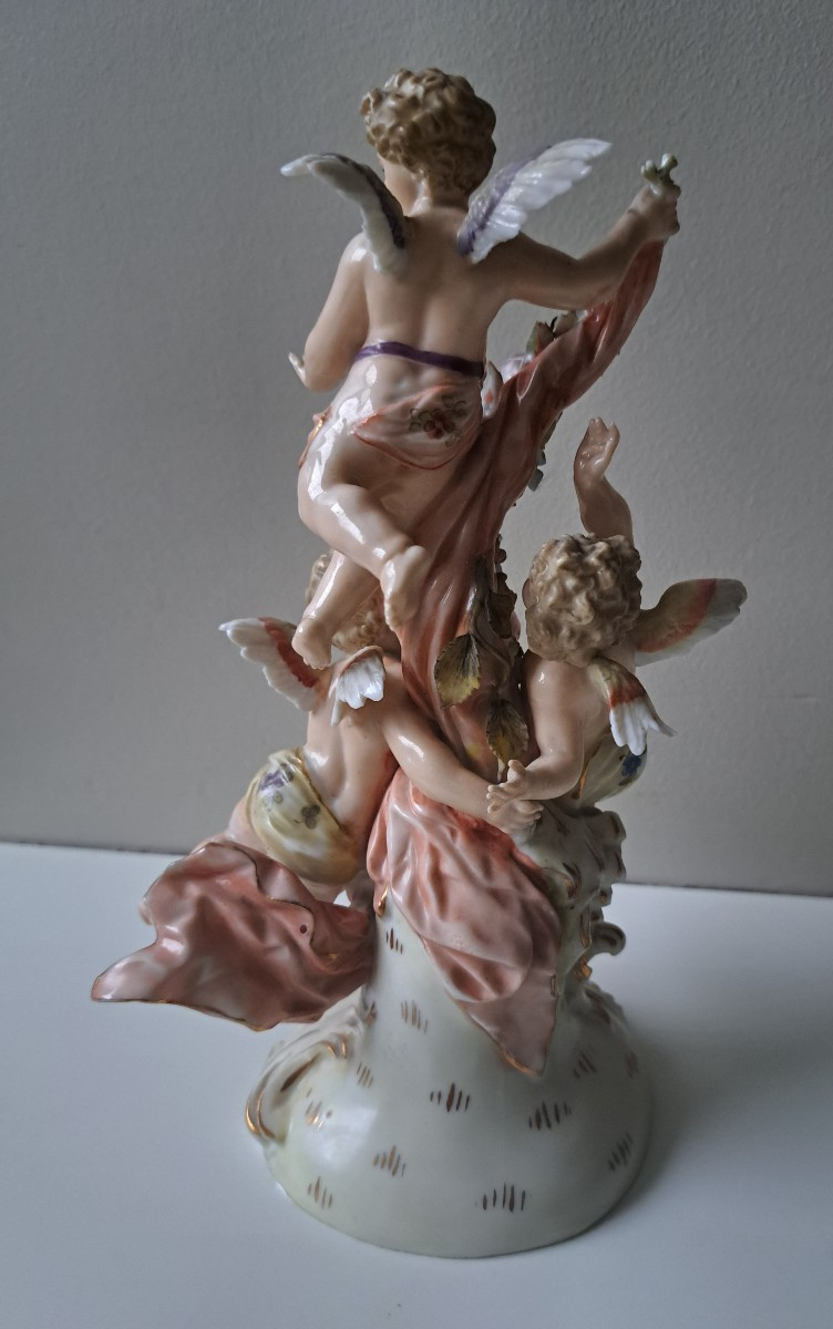 statuette en porcelaine d'angelots et guirlande de fleurs, tchèque -photo-2