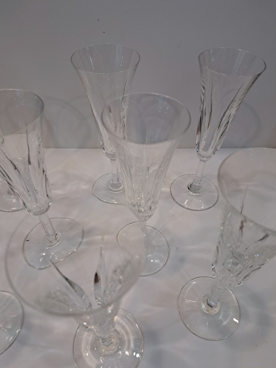 Eight Champagne Flutes Of The "cerdagne" Pattern By The Saint Louis Crystalworks-photo-4