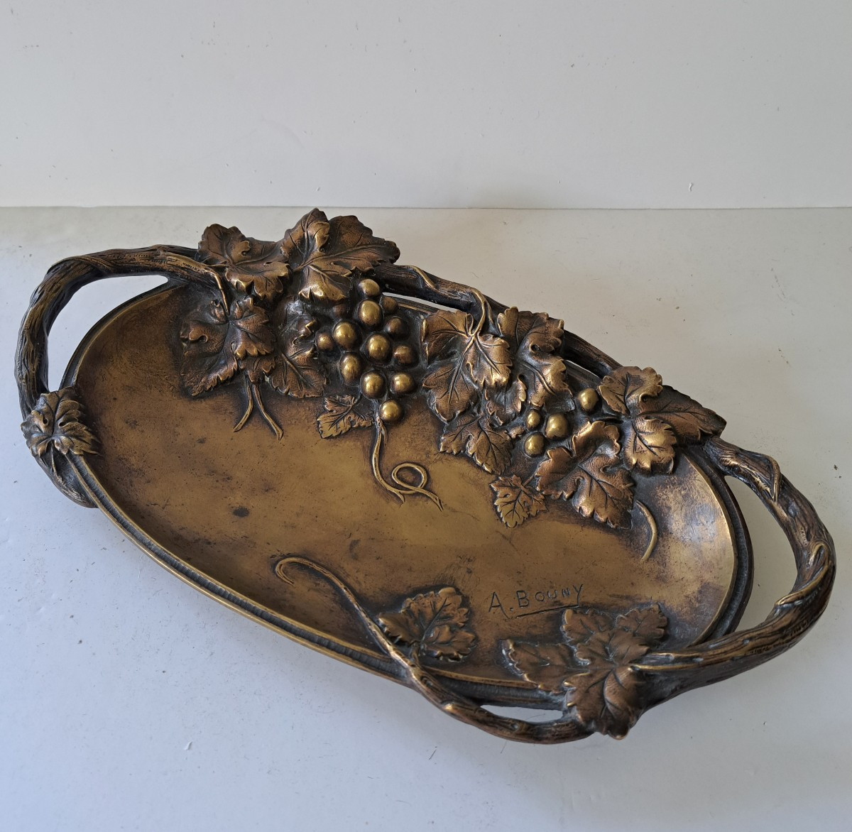 coupe vide poche en bronze patiné signé Alfred Bouny