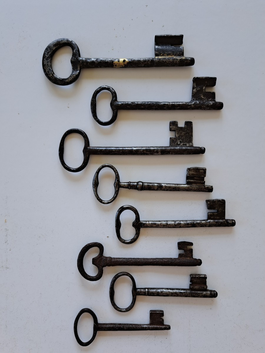Lot Of Keys From The 17th And 18th Centuries