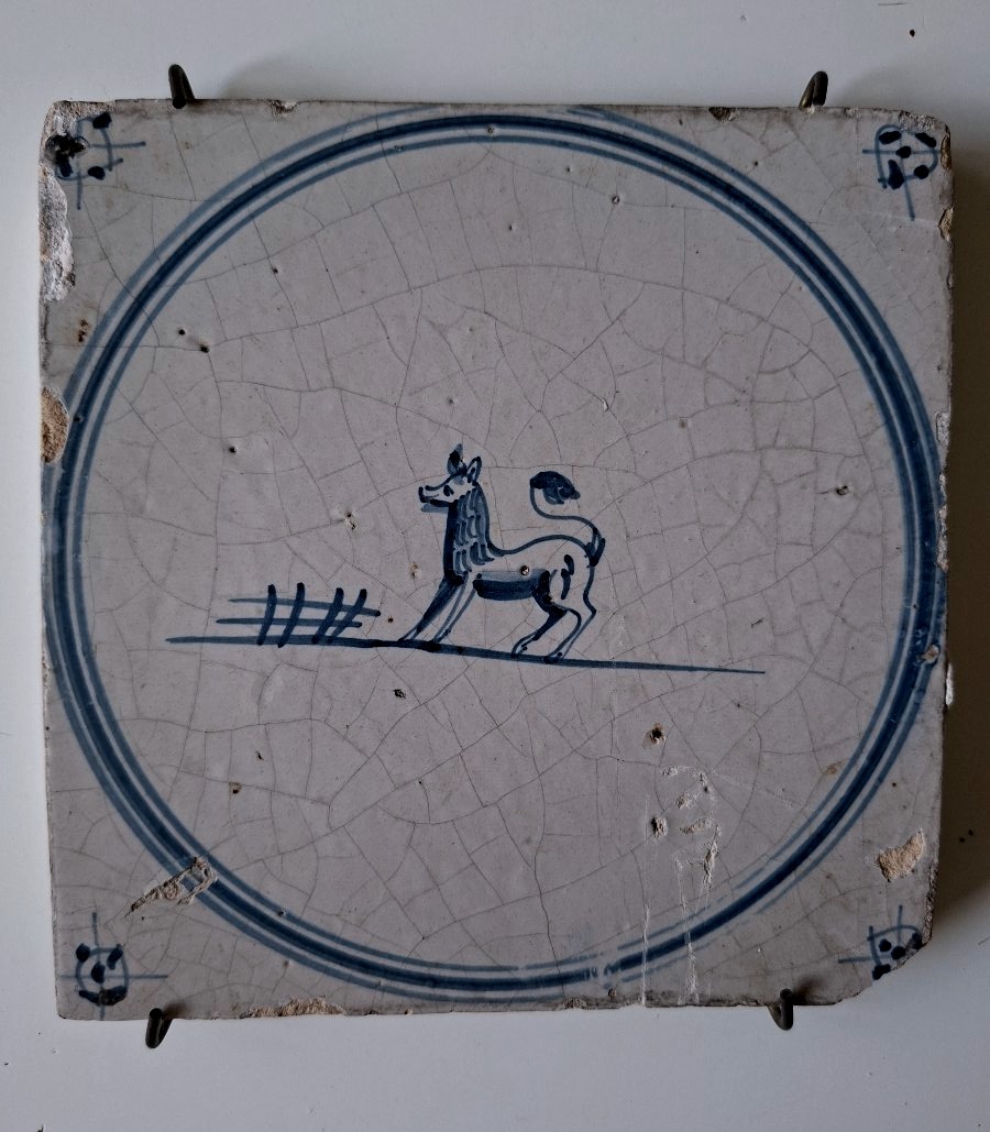Set Of Two 18th-century Delf Tiles With A Dog Motif -photo-4