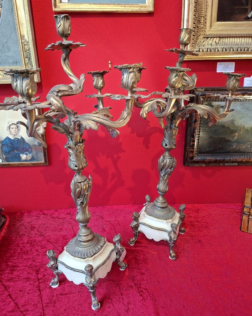paire de flambeaux de style Rocaille 5 bras bronze et albâtre XIXeme siècle