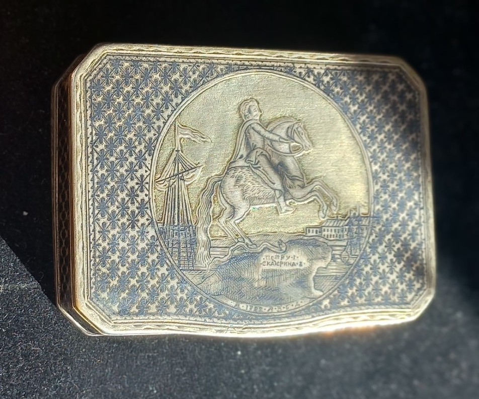 Russian  Snuffbox  From Veliki Oustioug In Silver With Niello