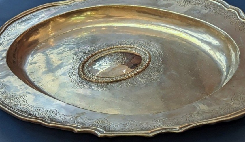 Bassin d’aiguière  En Cuivre Argenté D’époque Louis XIV 