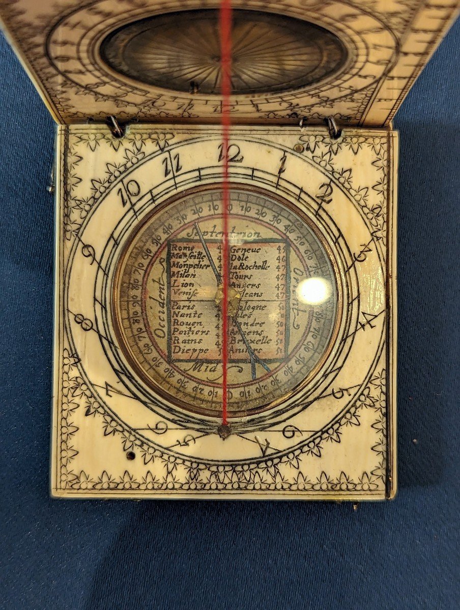 Cadran Solaire En Ivoire De Dieppe-photo-1