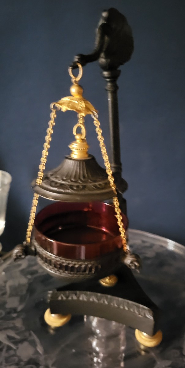 Lampe à  huile ou Veilleuse En Bronze 