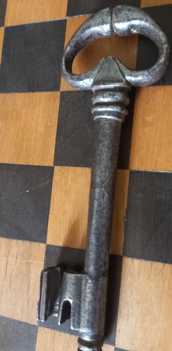 Belle Clef En Fer Du XVIIe Siècle 