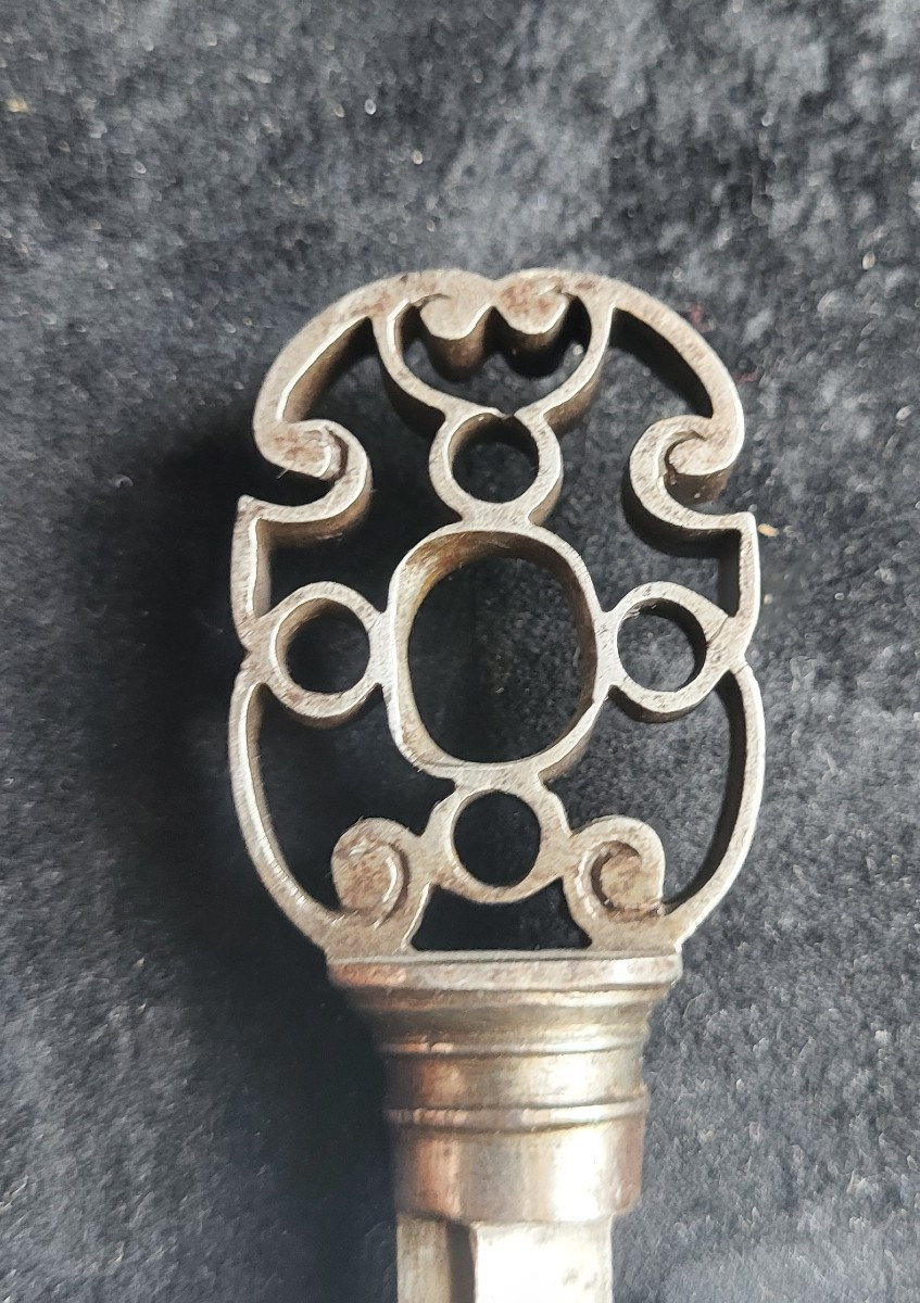 Clé Française En Fer Forgé Du XVIe Siècle -photo-2