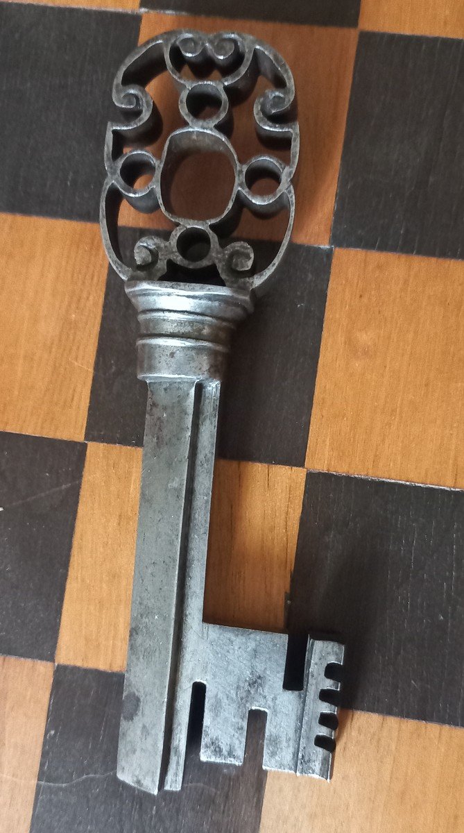 Clé Française En Fer Forgé Du XVIe Siècle 