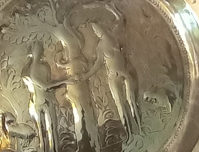 Plat d'Offrande flamand En Laiton,  au Décor d'Adam Et Eve -photo-4