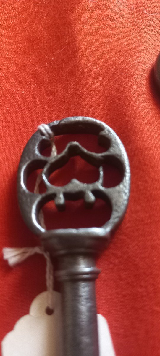 7 17h Century Wrought Iron Keys -photo-8
