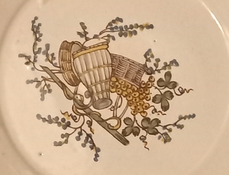 Earthenware Plate With Agricultural Decor-photo-3