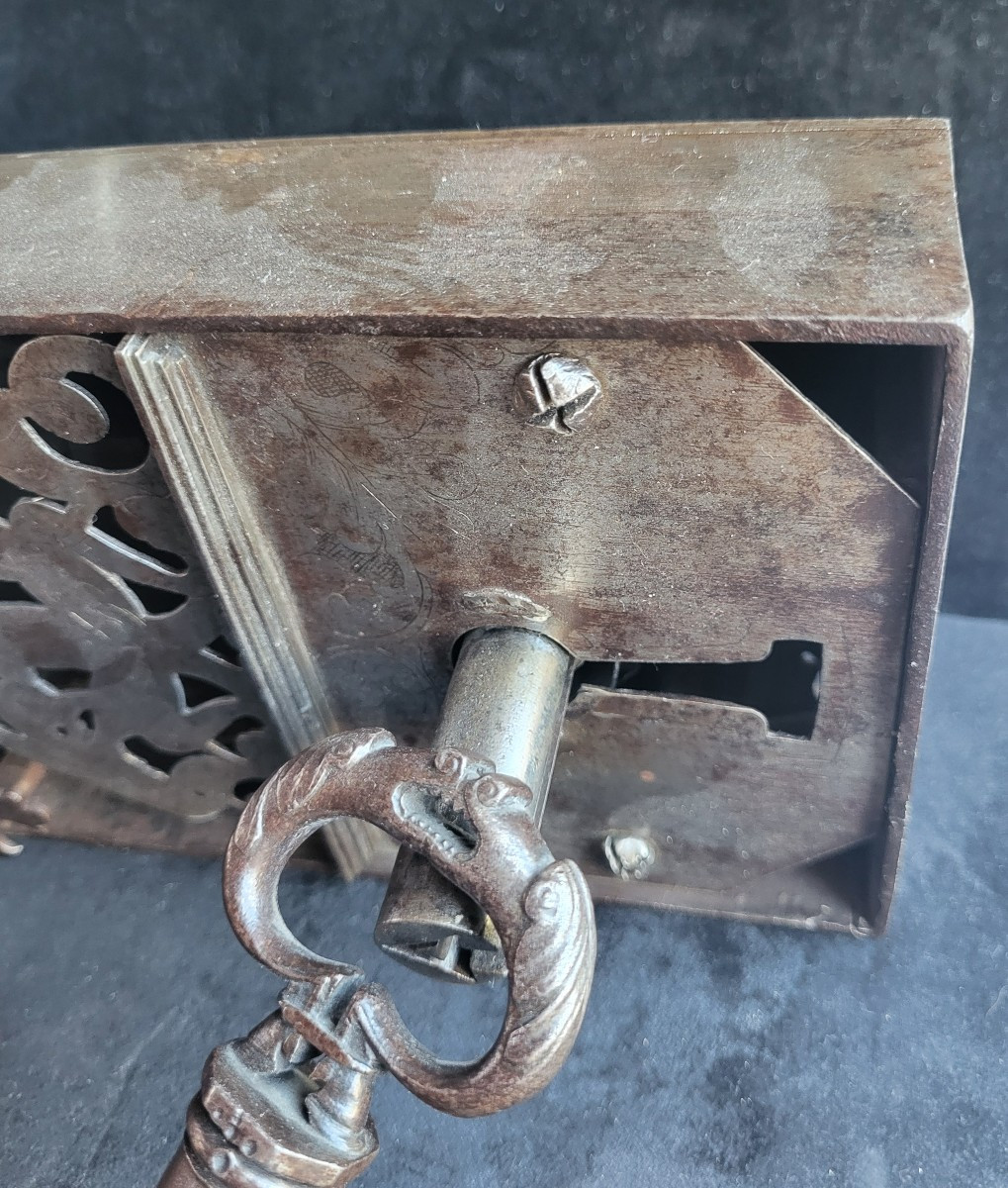 Master's  Lock With Its Key -photo-2