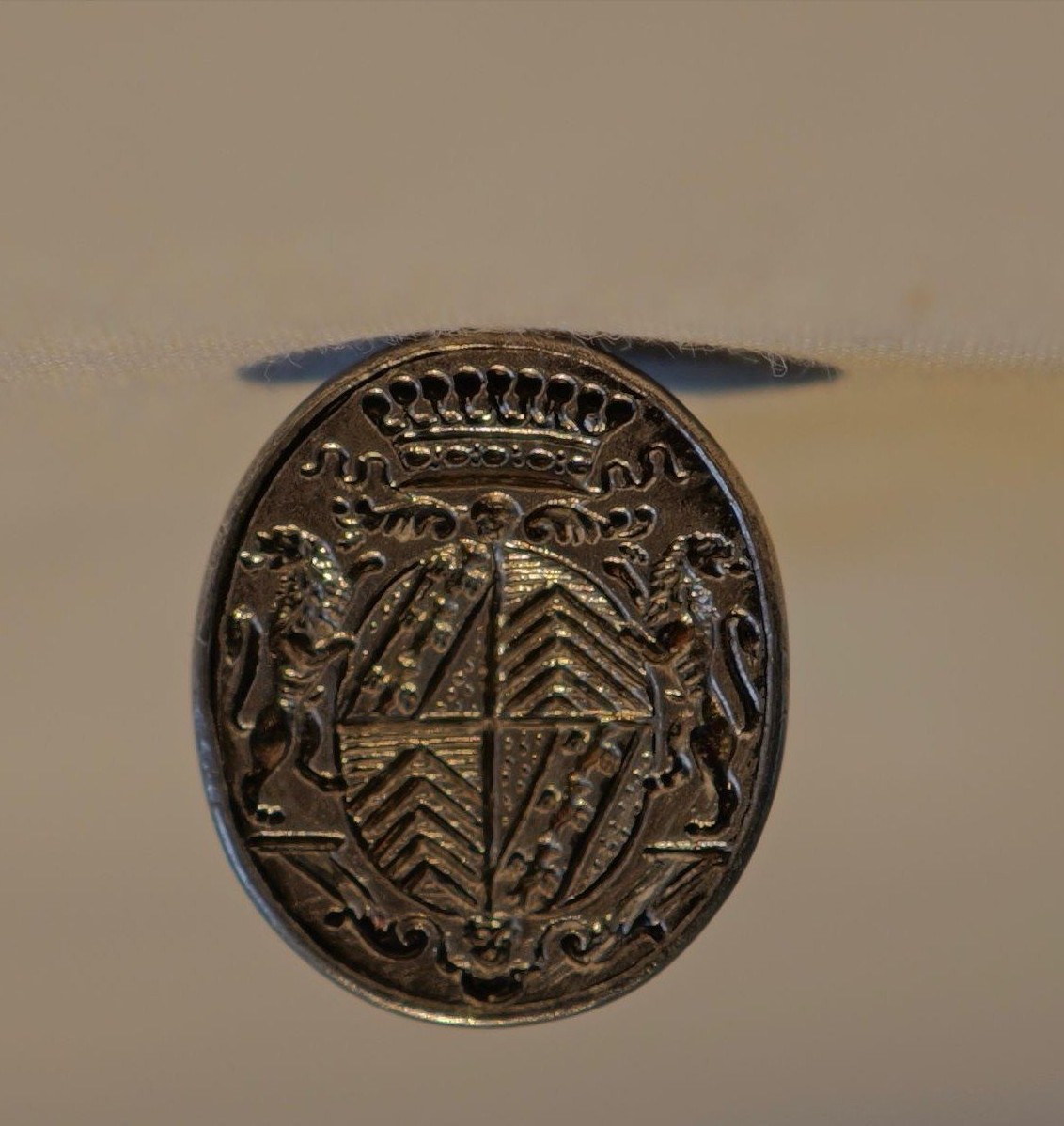 7 Cachets Armoriés De Famille  En Argent  au prix de 200 euros-photo-2