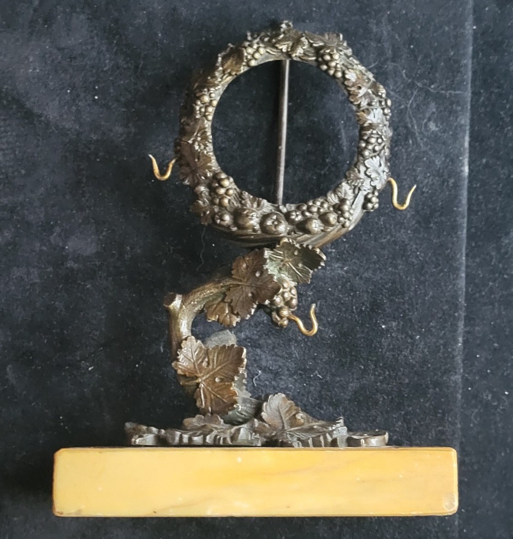 Porte-montre En Bronze à Décor De Vigne