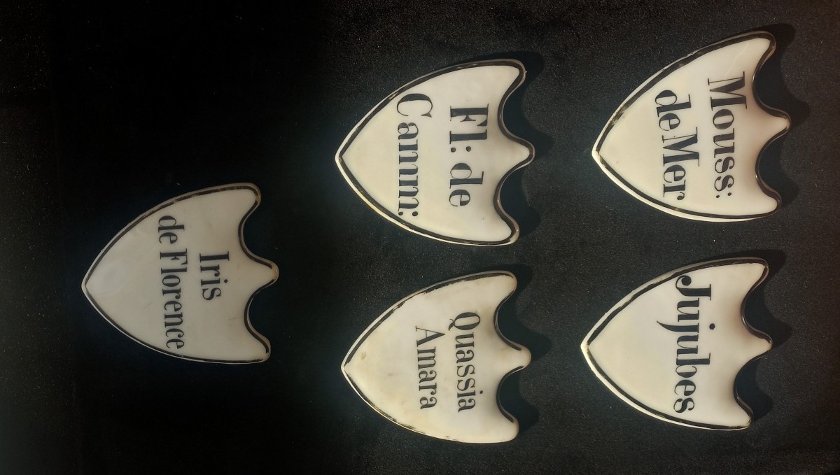 Ensemble de 5 étiquettes d'Herboristerie En Porcelaine-photo-3