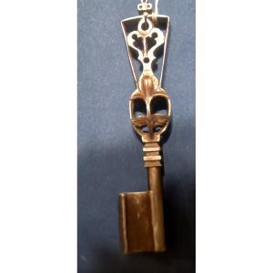 Wrought Iron Mastery Lantern Key