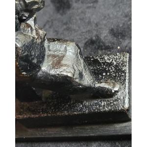 Statuette femme assise avec un enfant dans ses bras Par Liss Eriksson, Fondeur Claude Valsuani