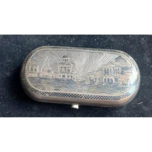 Tabatière Russe  en argent niellé de Moscou