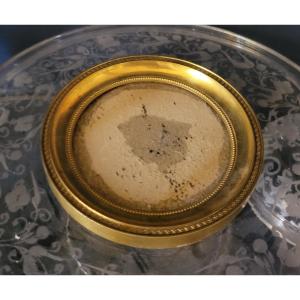 Cadre rond  en bronze doré pour une miniature 