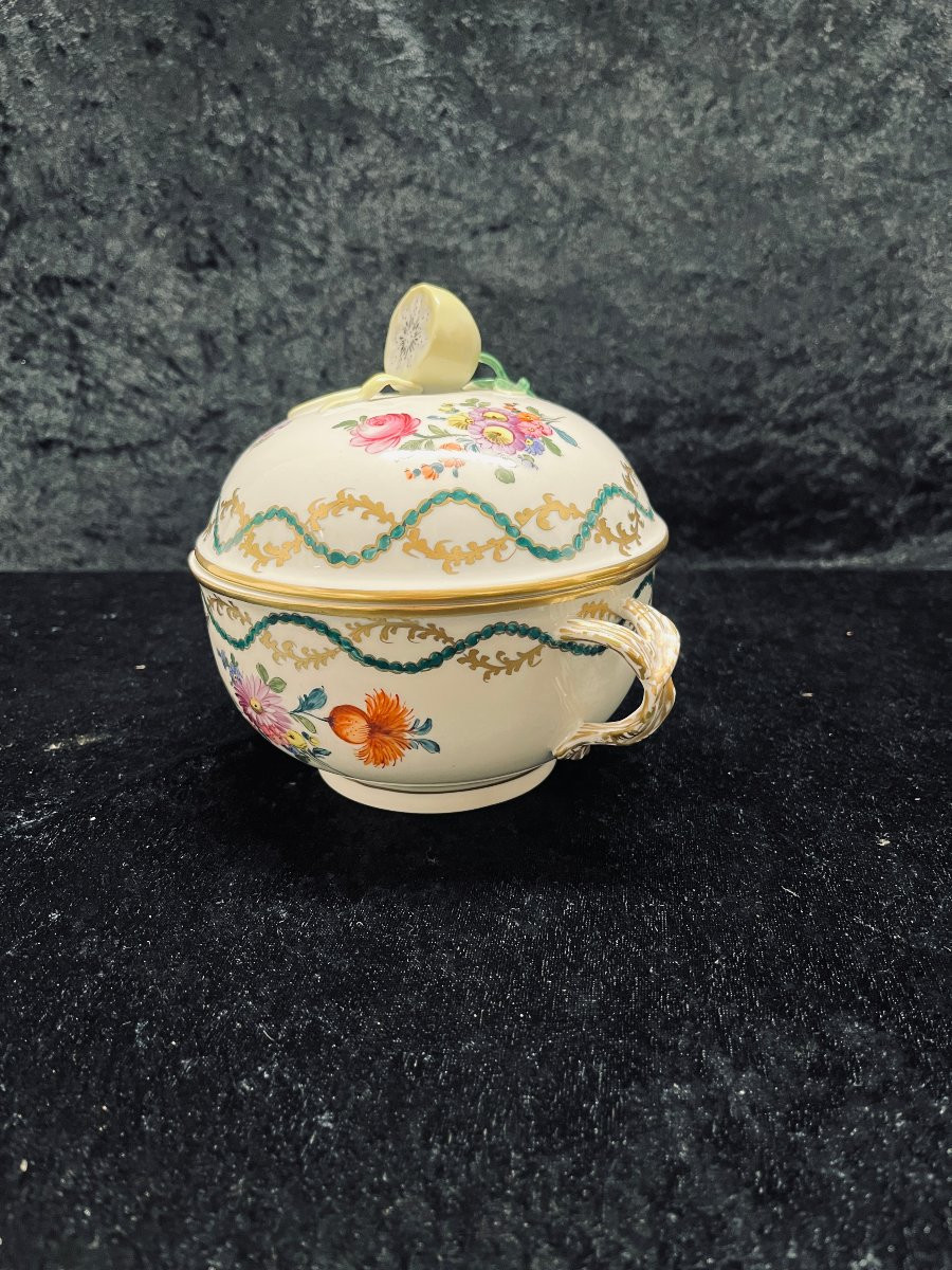 Sucrier en  porcelaine de Dresde-photo-1