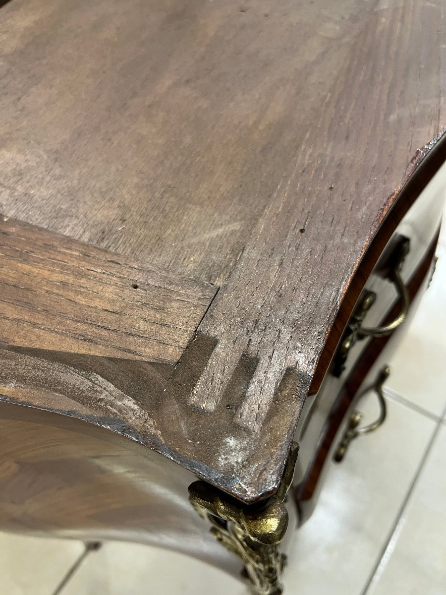 Commode Sauteuse de style Louis XV  en bois de rose-photo-5