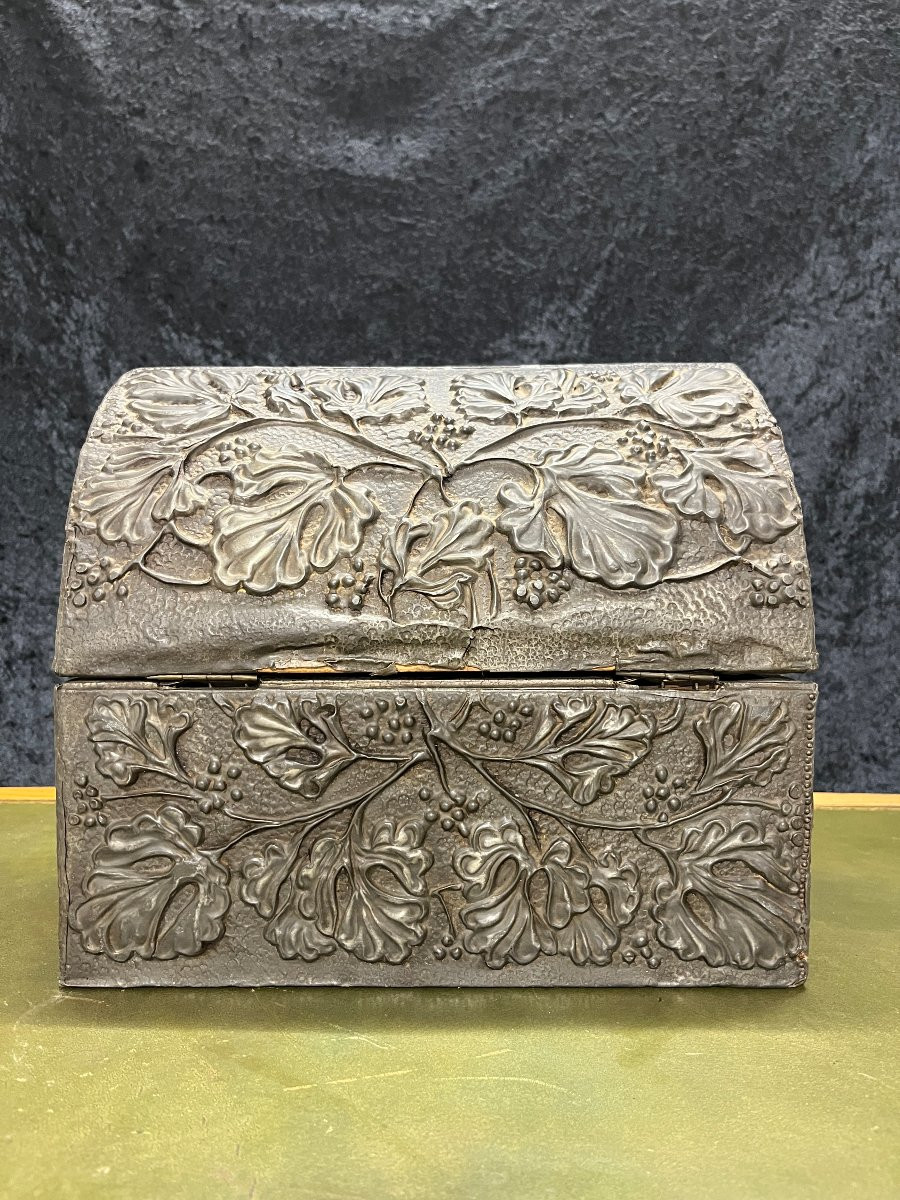 Repoussé Reliquary Casket, 19th Century -photo-4