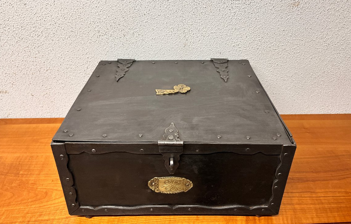 Coffret en fer forgé XIX°