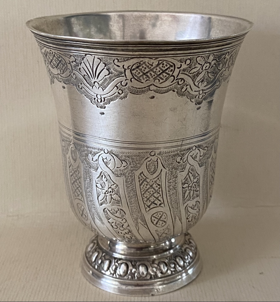Meaux, timbale tulipe gravée, argent, 1758-photo-1