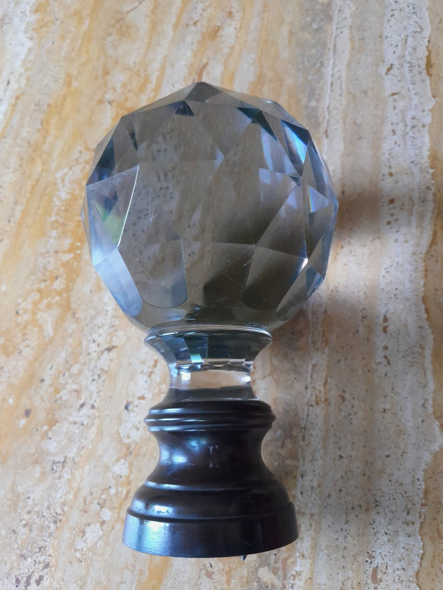 Large 19th Century Staircase Ball-photo-1