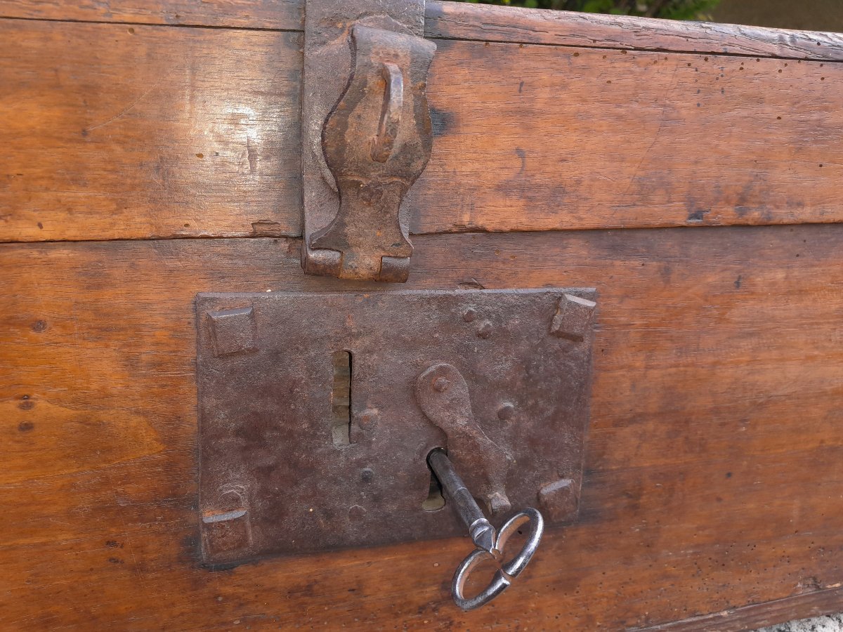 18th-century Travel Chest -photo-8