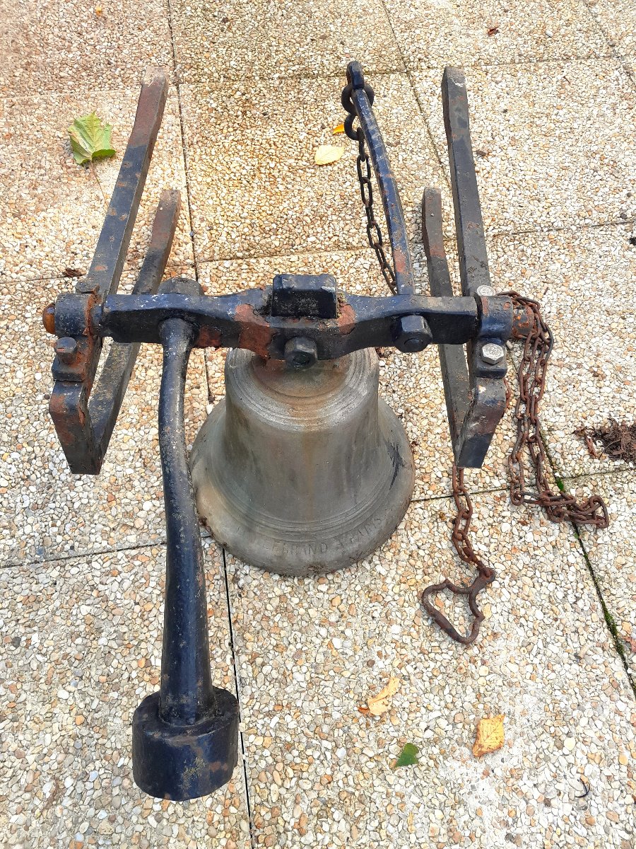 Hildebrand Facade Bell