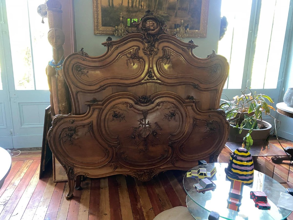lit en noyer sculpté de style Louis XV – époque XIXe siècle-photo-1