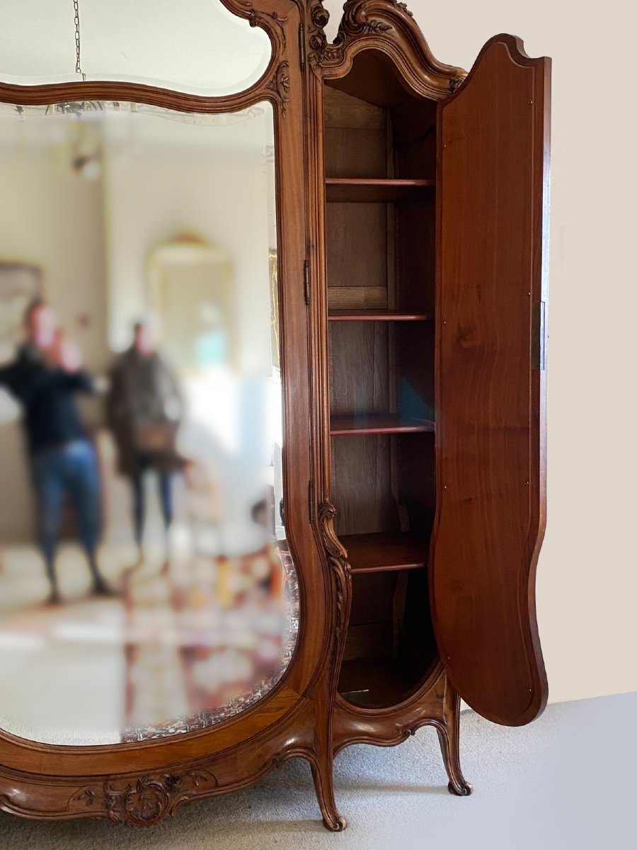 Armoire à glace en noyer sculpté de style Louis XV – XIXe siècle-photo-3