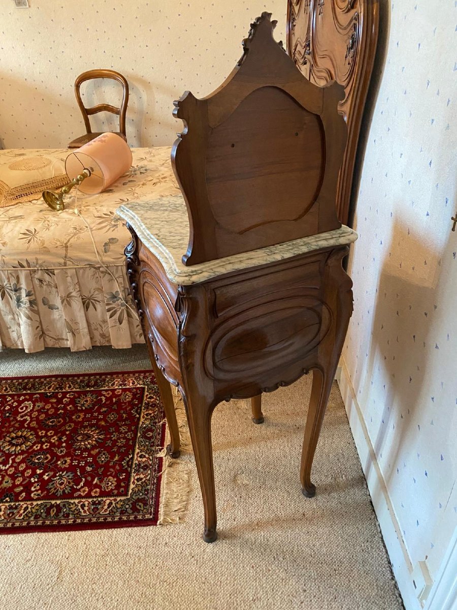 Table de chevet en noyer sculpté et marbre, style Louis XV – XIXe siècle-photo-4