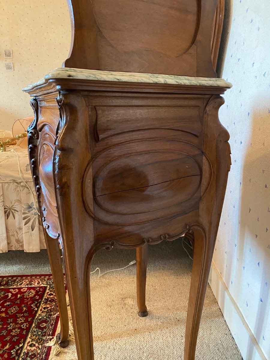 Table de chevet en noyer sculpté et marbre, style Louis XV – XIXe siècle-photo-3