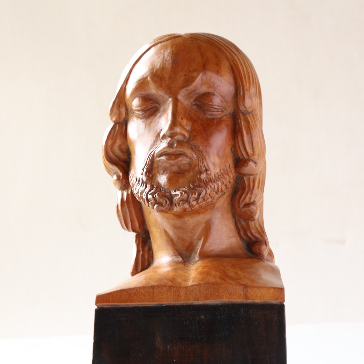 Ferdinand Parpan (1902–2004) – Buste du Christ en bois sculpté