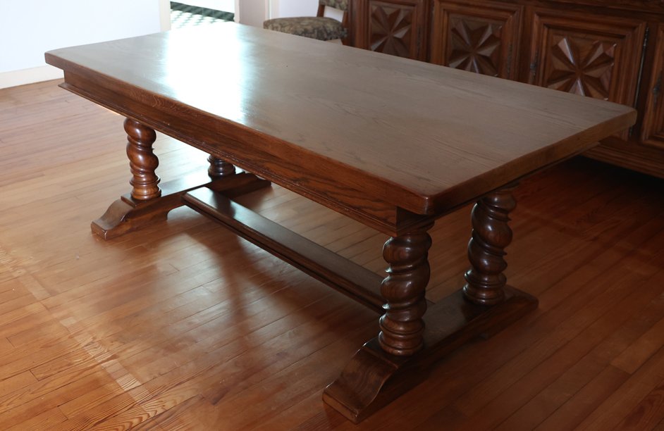 Grande table de salle à manger de style Louis XIII – XXe siècle