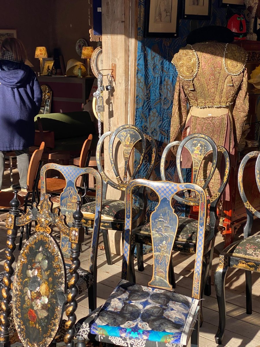 Paire de chaises à décor japonisant – Bois laqué noir et or – XIXe / début XXe siècle-photo-1