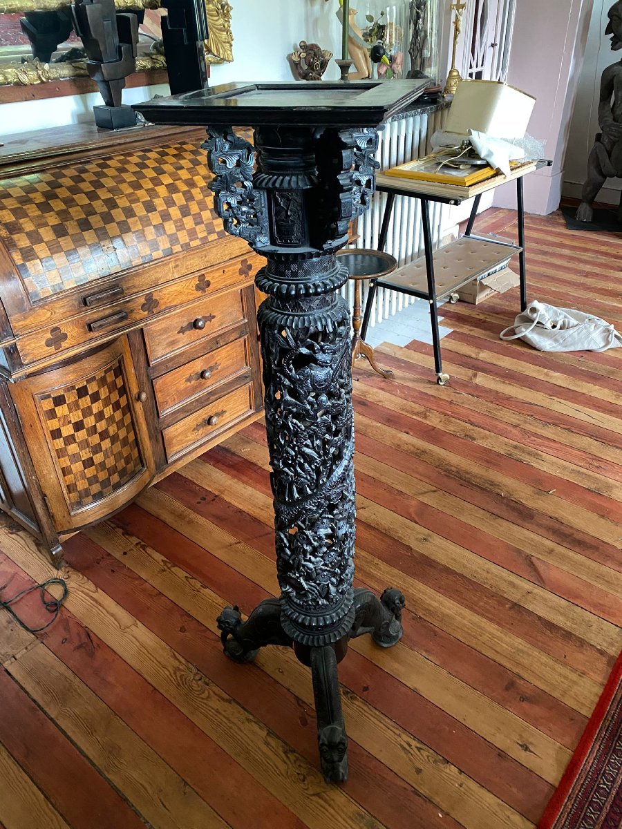 Grande sellette chinoise en bois sculpté et ajouré – Décor de dragons – Vers 1900