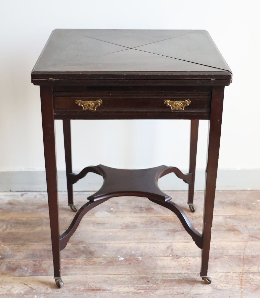 Mahogany Handkerchief-shaped Game Table – Circa 1900-photo-2