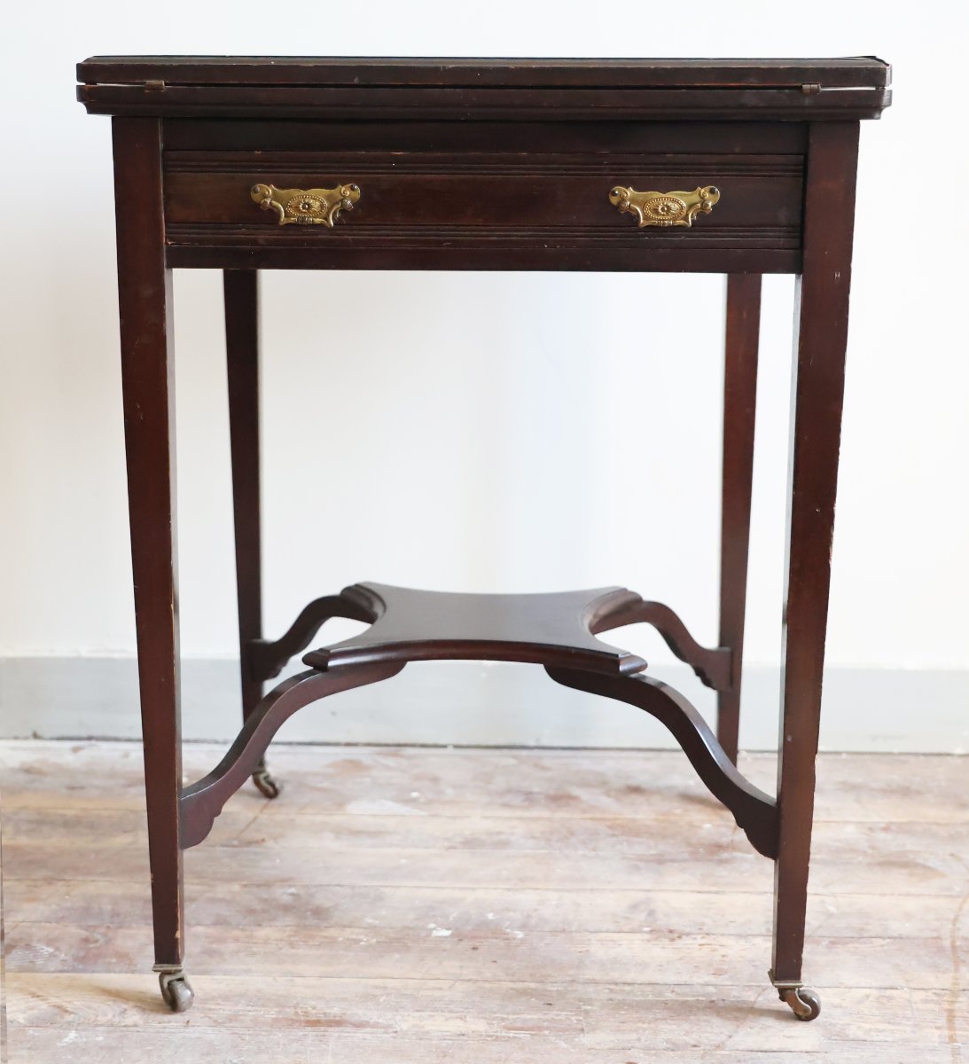 Mahogany Handkerchief-shaped Game Table – Circa 1900-photo-3