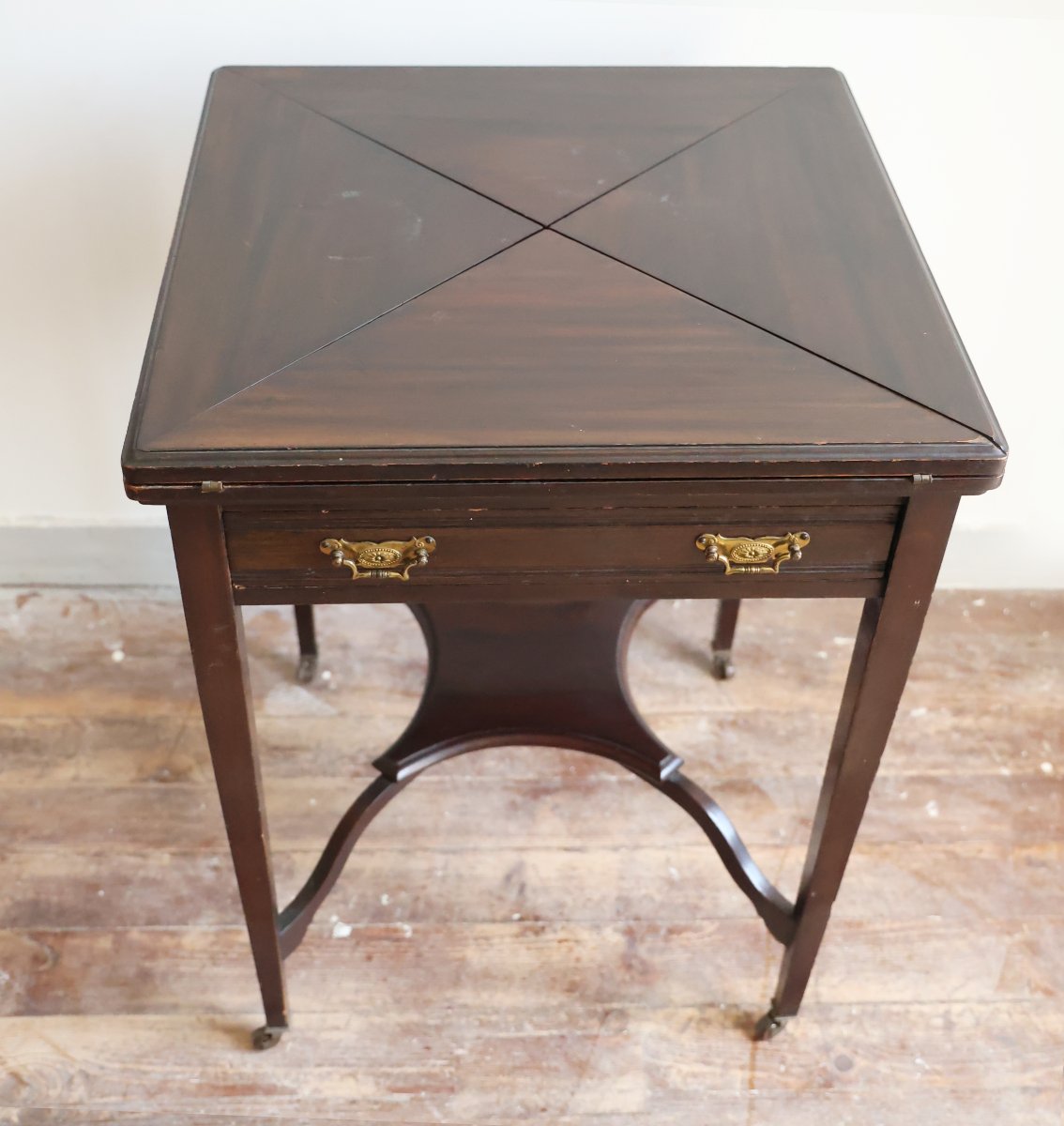 Mahogany Handkerchief-shaped Game Table – Circa 1900-photo-4