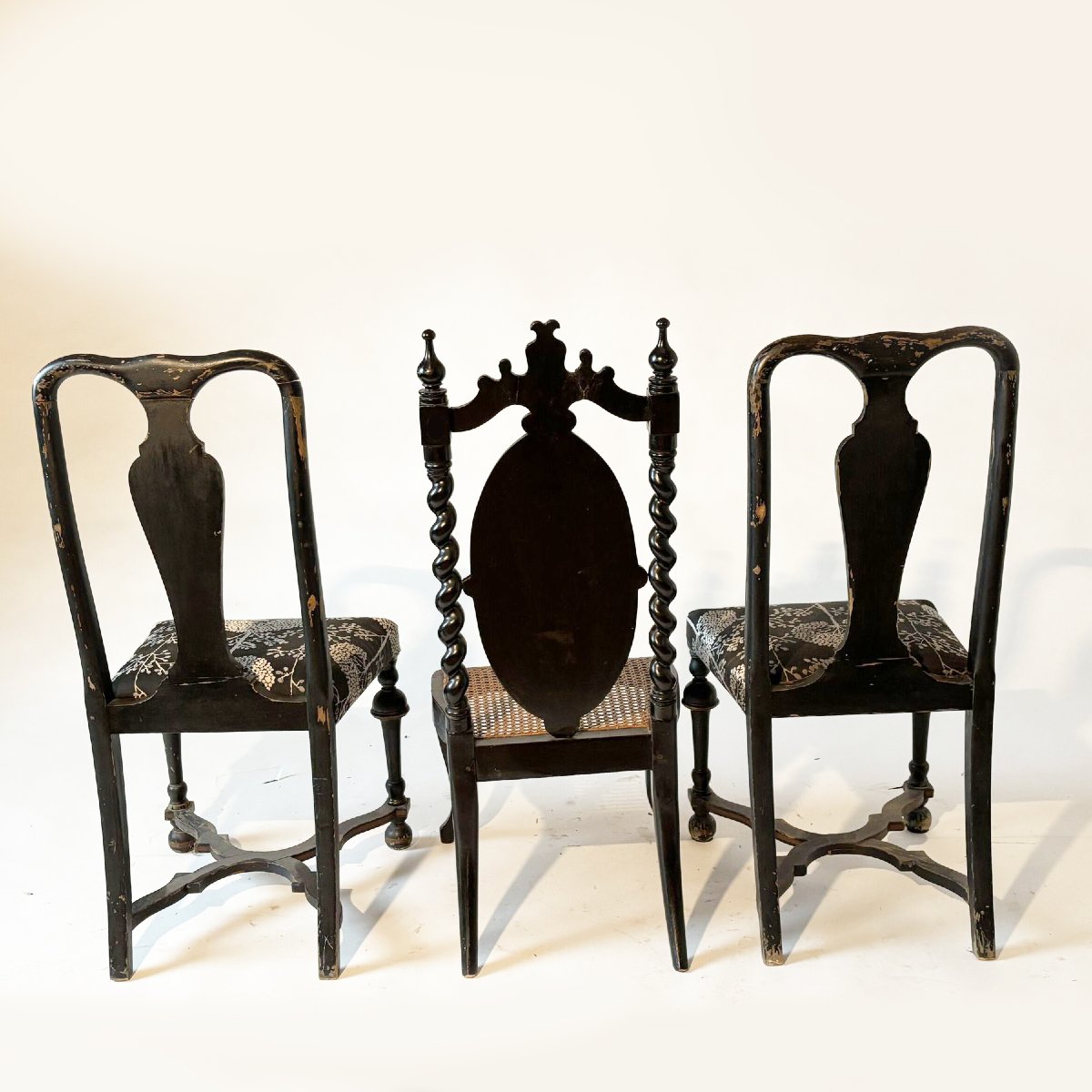 Chaise de nourrice Napoléon III en bois noirci, décor burgauté et fleurs peintes – XIXe siècle-photo-4