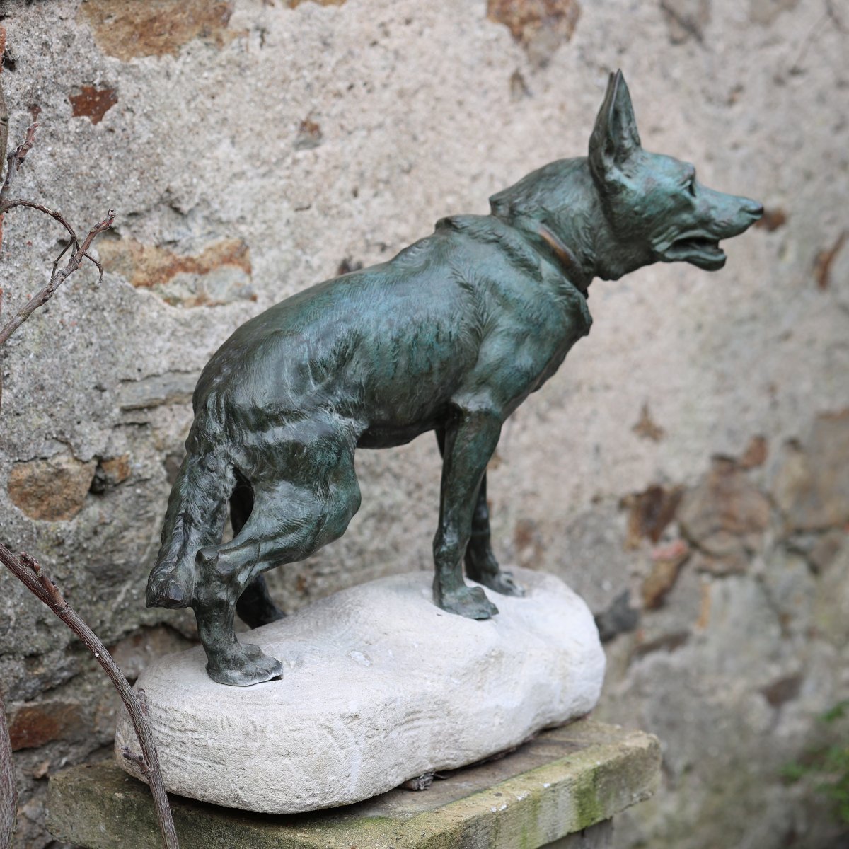 Thomas Cartier (1879-1943) – Grand bronze animalier représentant un chien de berger-photo-1