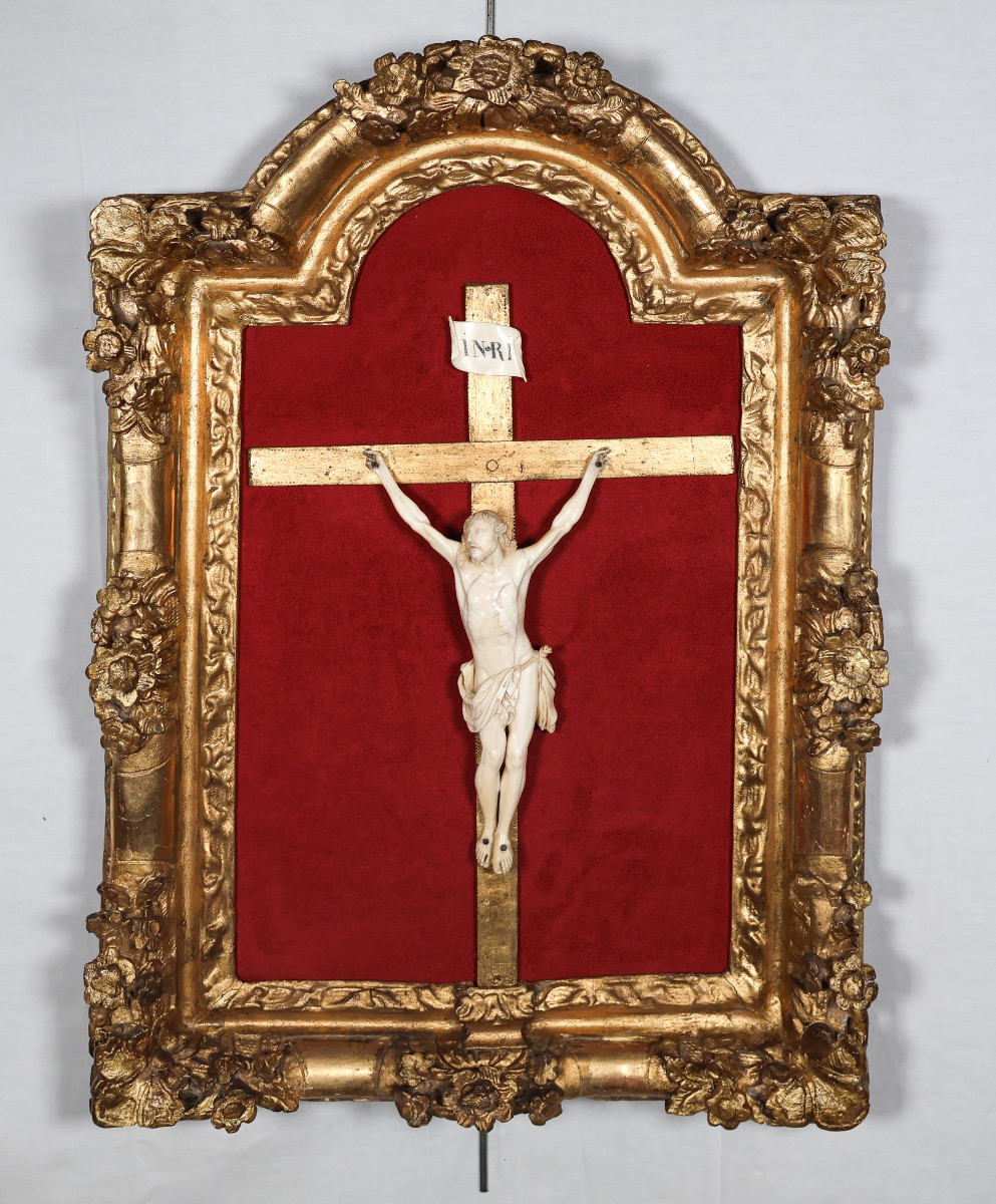 Christ en ivoire provençal d’époque Régence début 18ème siècle