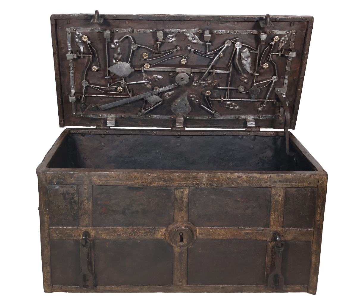 Coffre en fer forgé de Nuremberg époque XVIIème siècle