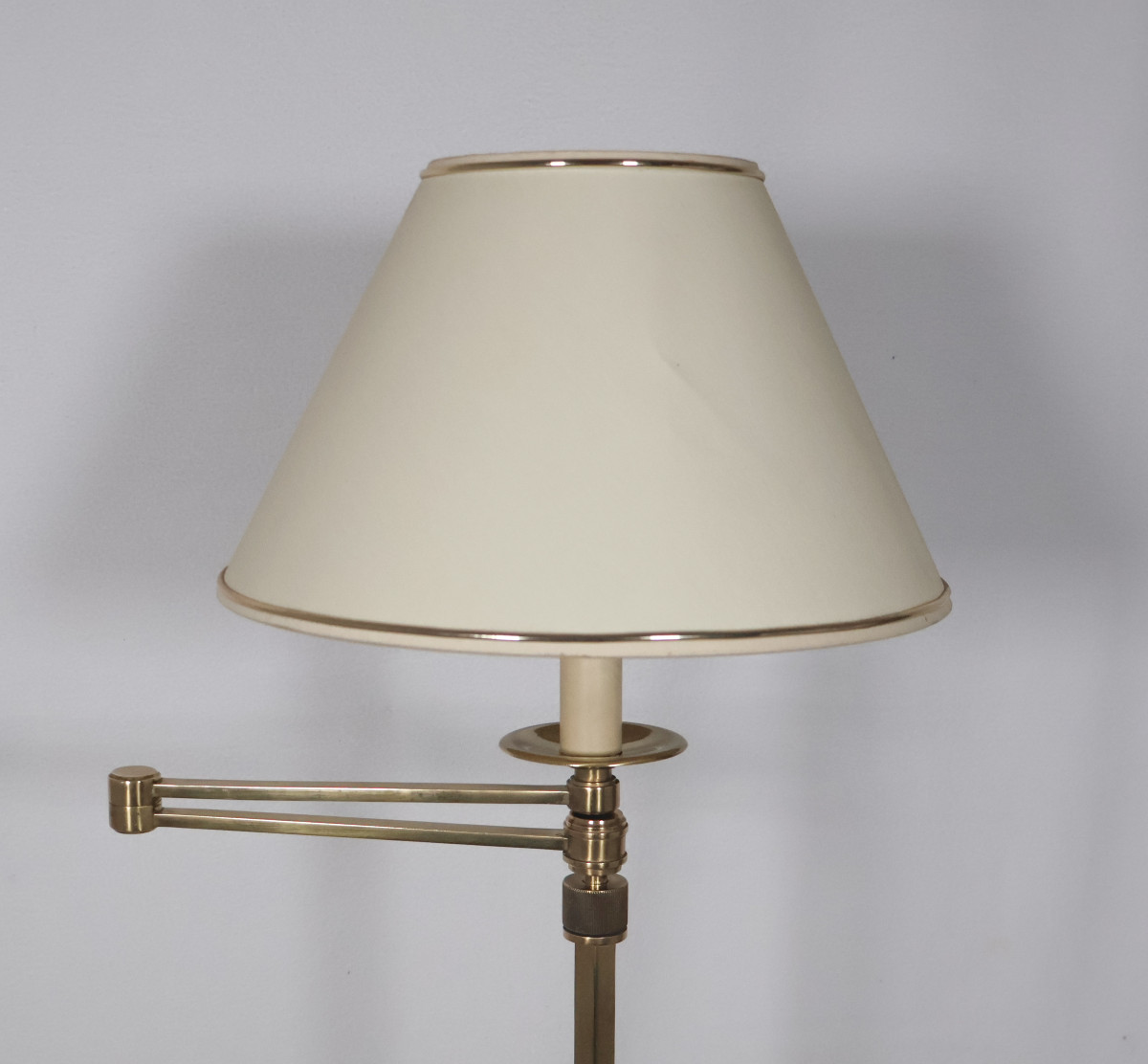  Lampadaire liseuse en bronze doré Maison Baguès, années 1970-photo-3